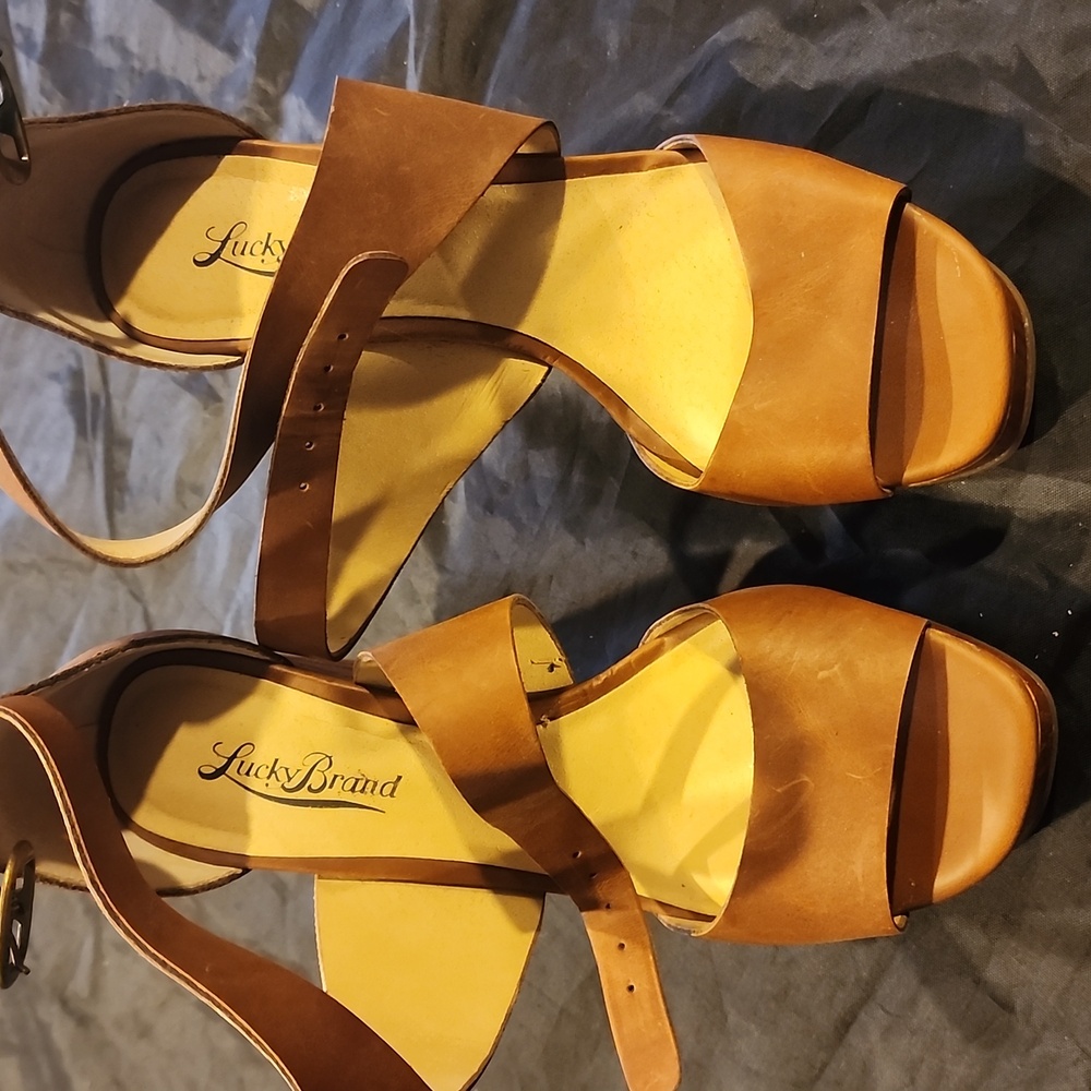 Women's shoes